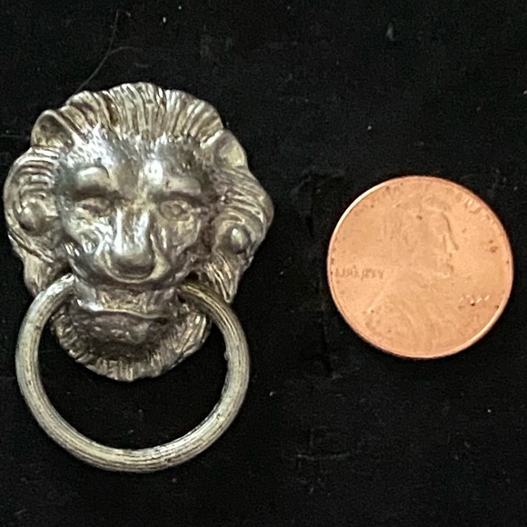 Vintage Silver Lion Head Door Knocker Brooch or Pin - Picture 2 of 5